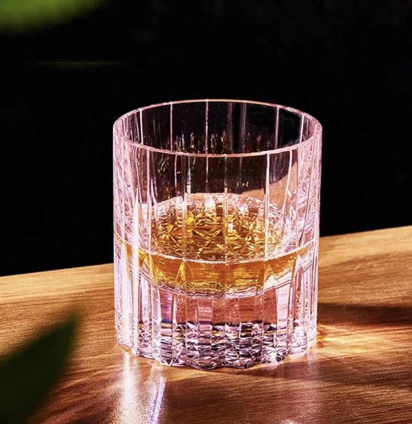Whiskey Stones vs Ice: Which Is Better for Your Drink?